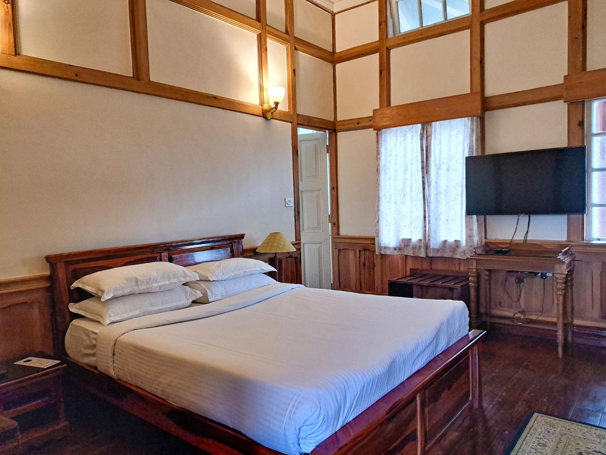 The Heritage Club - Tripura Castle Hotel And Spa ชิลลอง ภายนอก รูปภาพ