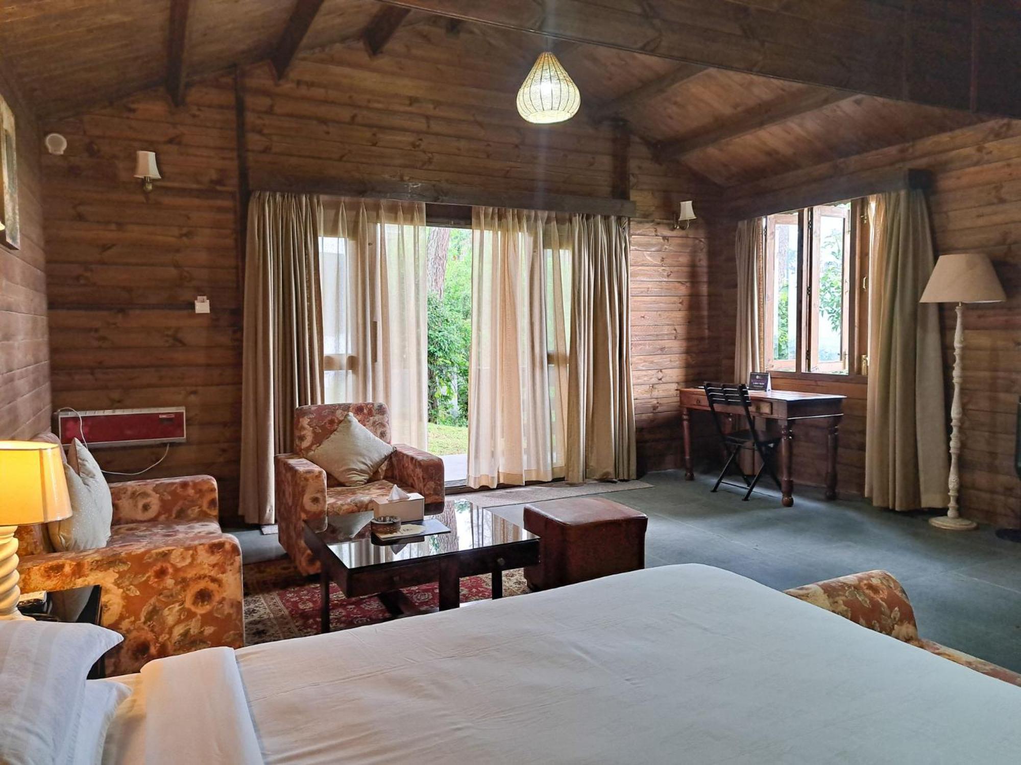 The Heritage Club - Tripura Castle Hotel And Spa ชิลลอง ภายนอก รูปภาพ