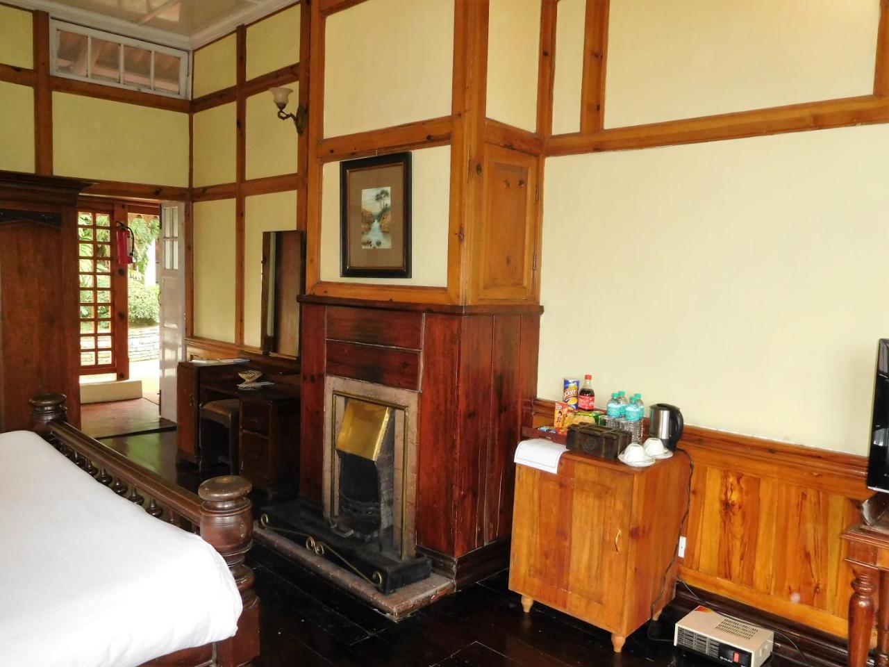 The Heritage Club - Tripura Castle Hotel And Spa ชิลลอง ภายนอก รูปภาพ