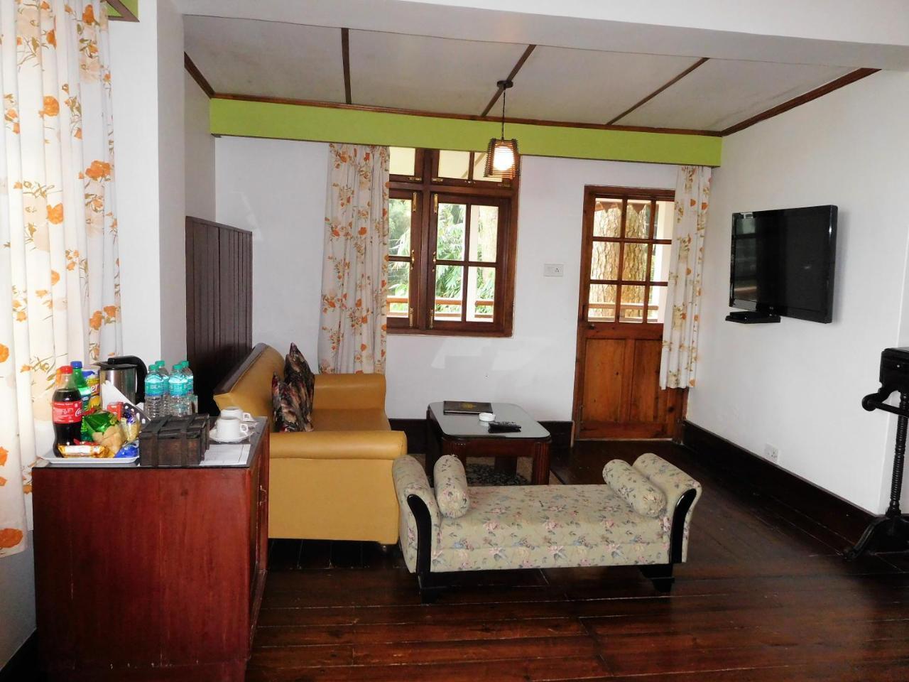The Heritage Club - Tripura Castle Hotel And Spa ชิลลอง ภายนอก รูปภาพ