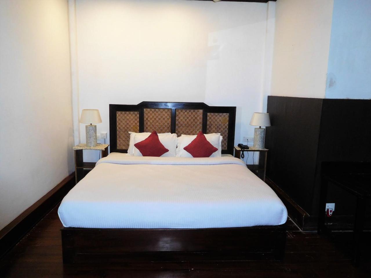 The Heritage Club - Tripura Castle Hotel And Spa ชิลลอง ภายนอก รูปภาพ